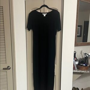 Misook Classic Black Maxi Dress